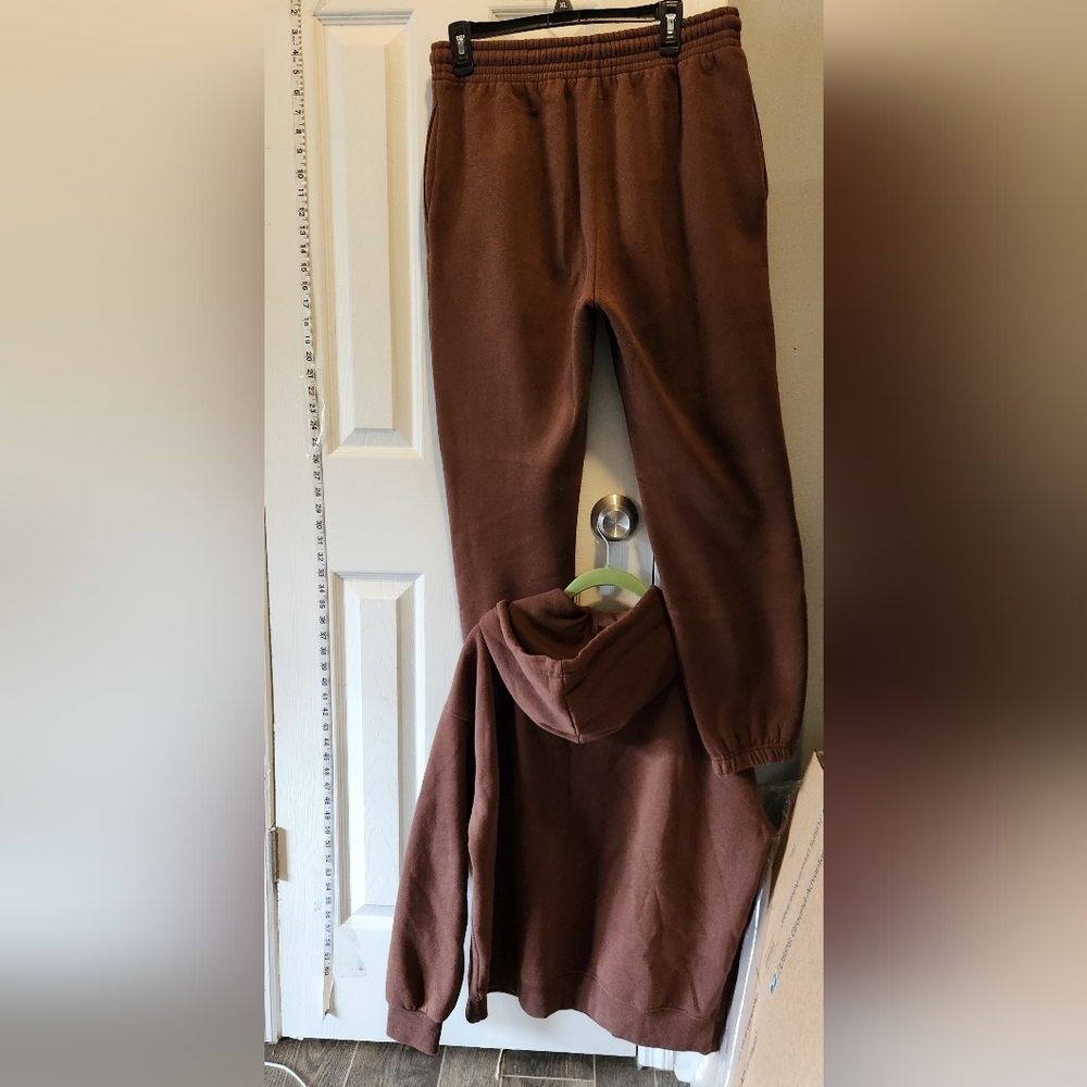 Fashion Nova Hoodie & Pant Sweatsuit Set - Picture 2 of 10